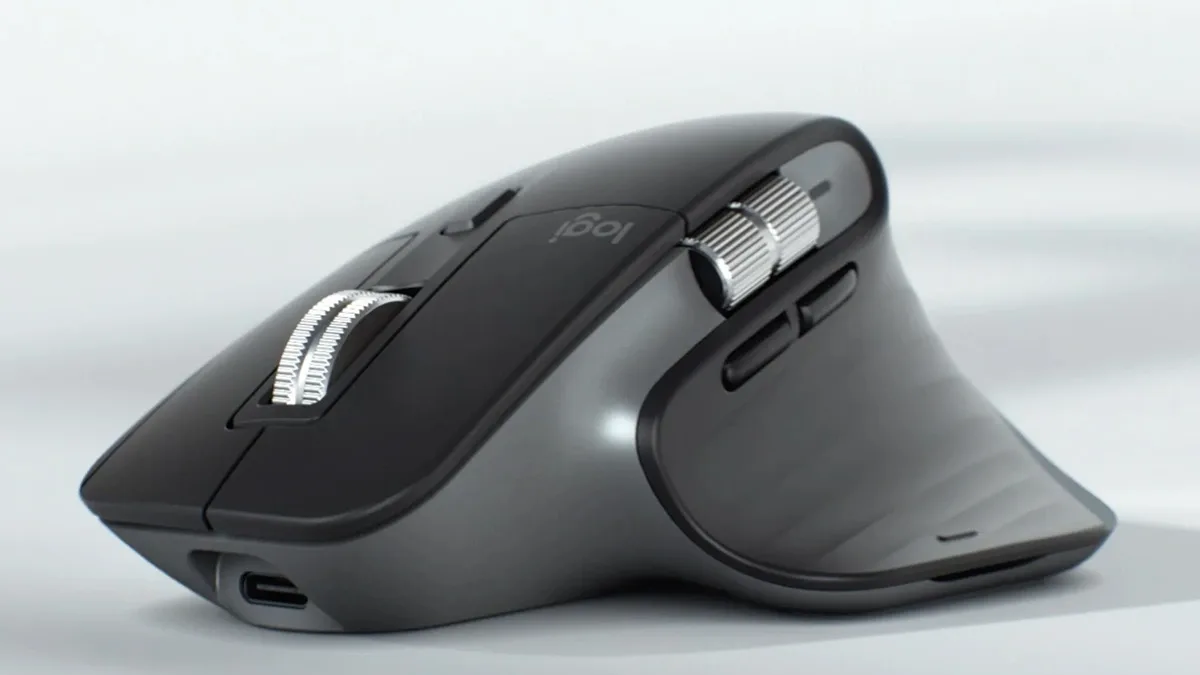 Logitech omylem světu ukázal tajnou myš! Takhle vypadá očekávaná MX Master 4