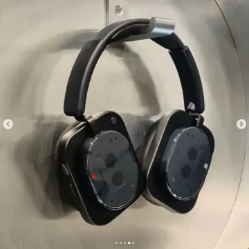 Nothing Headphone (1) visící černé