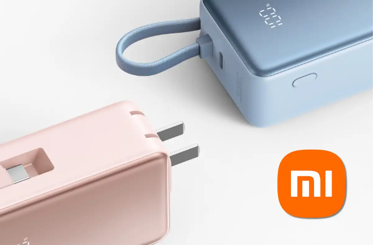 Xiaomi 3v1 powerbanka s vysunutými vidlicemi