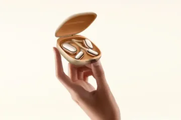 Xiaomi Open Earphones Pro v krabičce a ruce