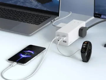 Xiaomi 65W Power Dock s připojenými zařízeními