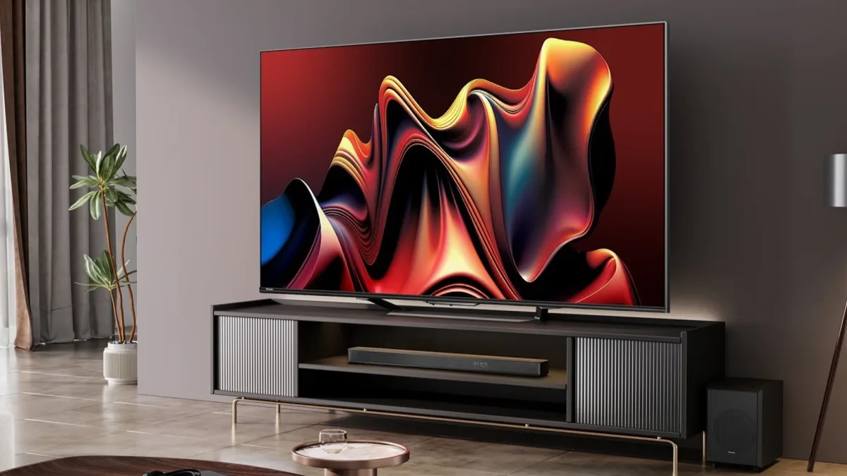 Obří propad ceny: Prémiová Mini LED televize Hisense se 144Hz zlevnila pod 15 tisíc!