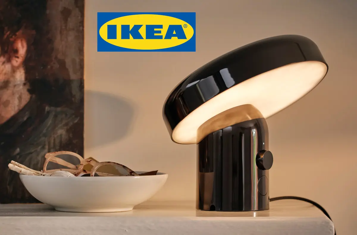 ikea blomprakt reproduktor na lince rozsviceny s logem ikea