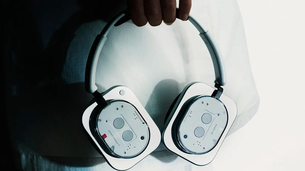 Recenze Nothing Headphone (1): Extravagantní sluchátka s brutální výdrží a výborným ANC