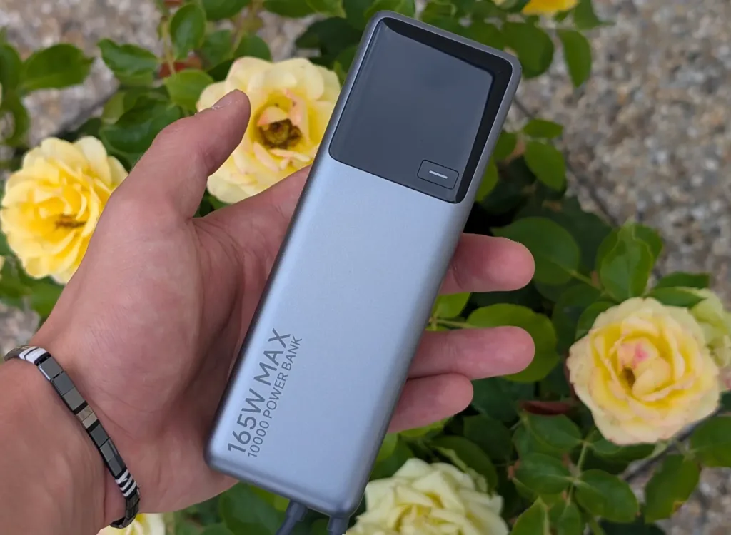 xiaomi 165W power bank 10000 integrated cable nad kvetinou