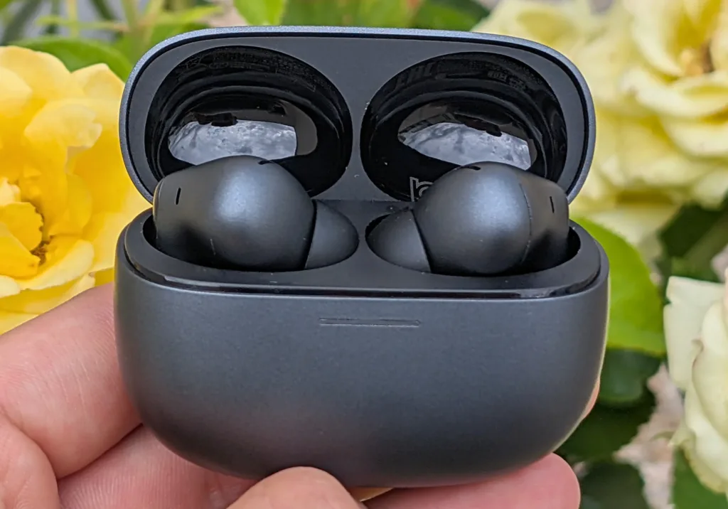 xiaomi redmi buds 6 pro otevrena krabicka