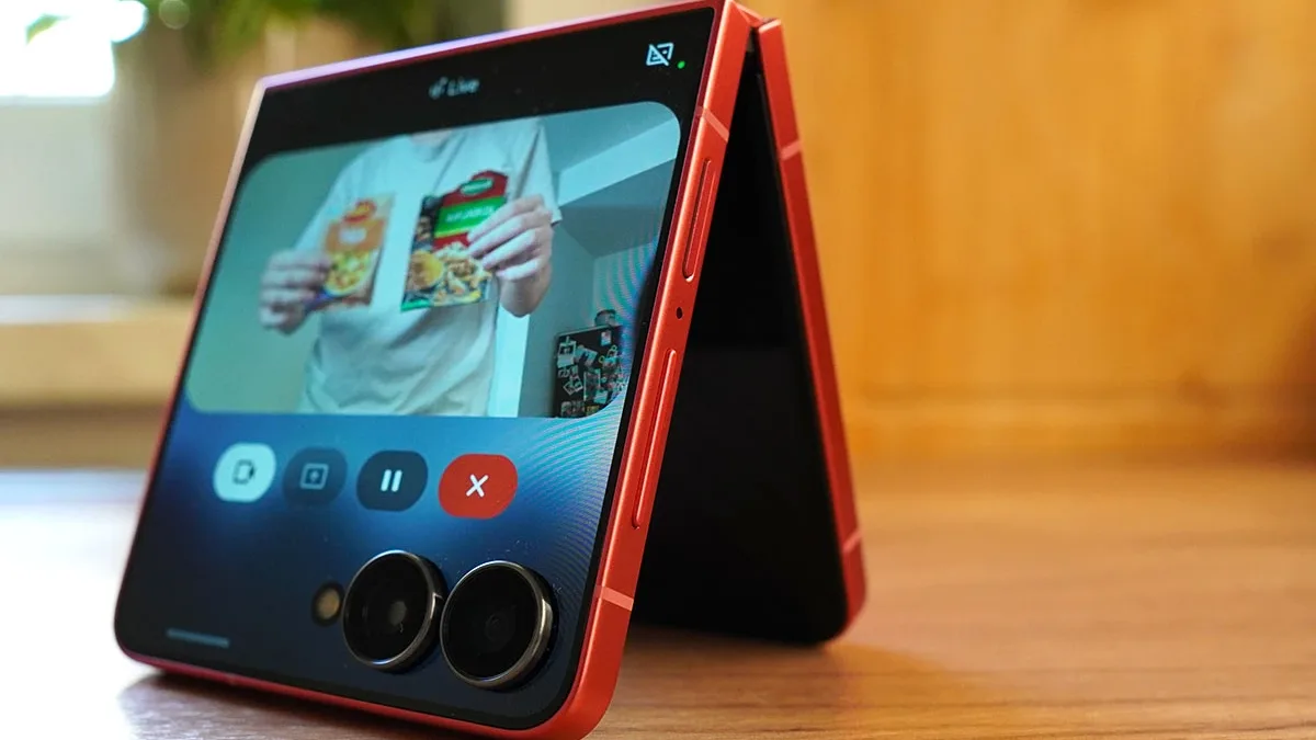 Když véčko Galaxy Z Flip7 potká Gemini: Flex Mode není jen na selfie