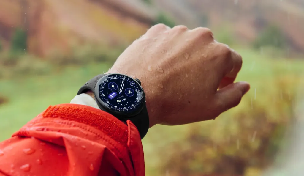 google pixel watch 4 venku za deste