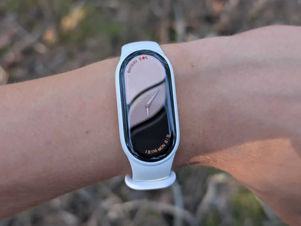 xiaomi smart band 10 na ruce