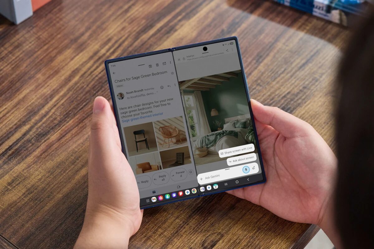 027 lifestyle galaxy zfold7 blueshadow webp