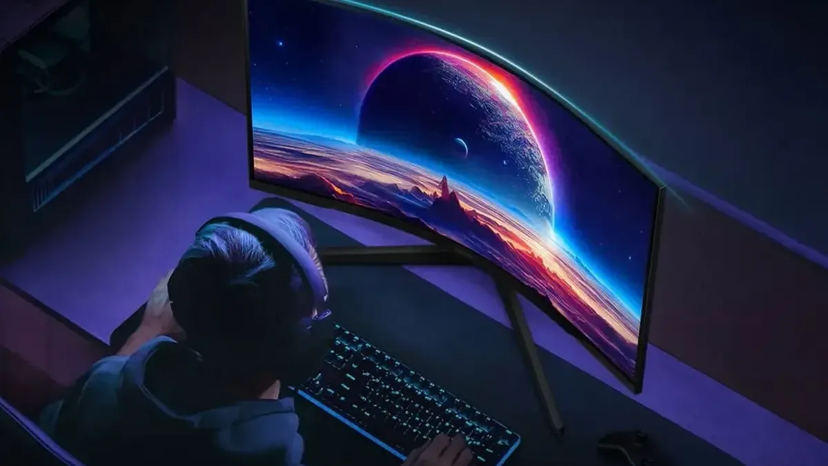 Oblíbený herní monitor ve skvělé akci. Tenhle Samsung má 32″ zakřivený panel, QHD a 165Hz frekvenci