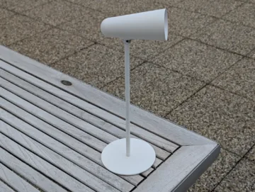 Xiaomi Flexible Rechargeable Lamp na stojanku