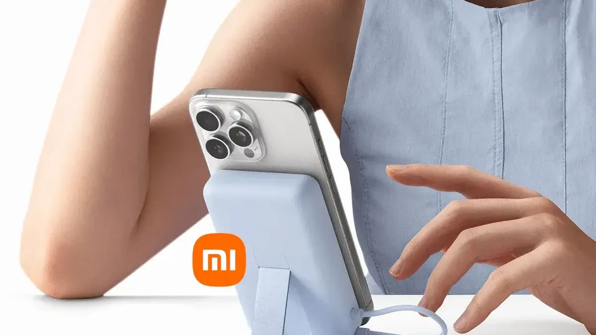 Powerbanka Xiaomi s praktickým stojánkem míří do Evropy! Má 10 000mAh, integrovaný kabel a displej
