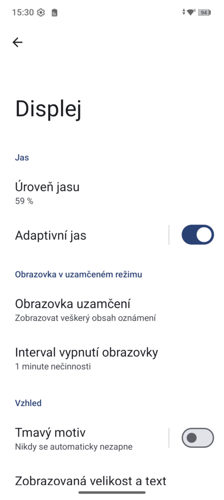 displej nastaveni