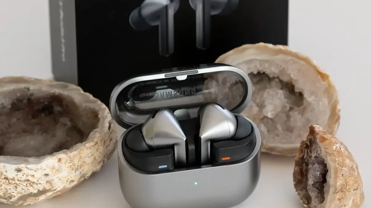 Samsung už pracuje na Galaxy Buds4. Zmínka o nich se objevila v One UI 8.5