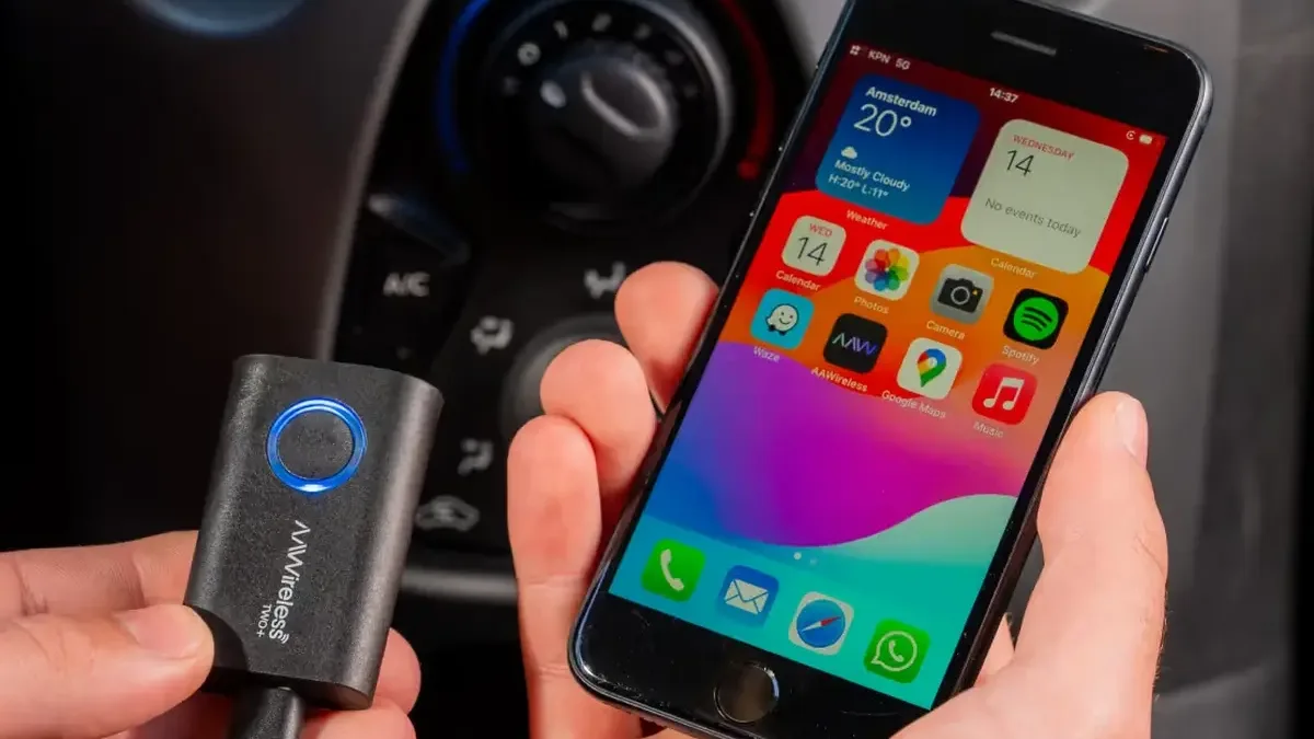 Populární adaptér pro bezdrátové Android Auto umí v nové verzi i CarPlay. Cena je nastavená rozumně