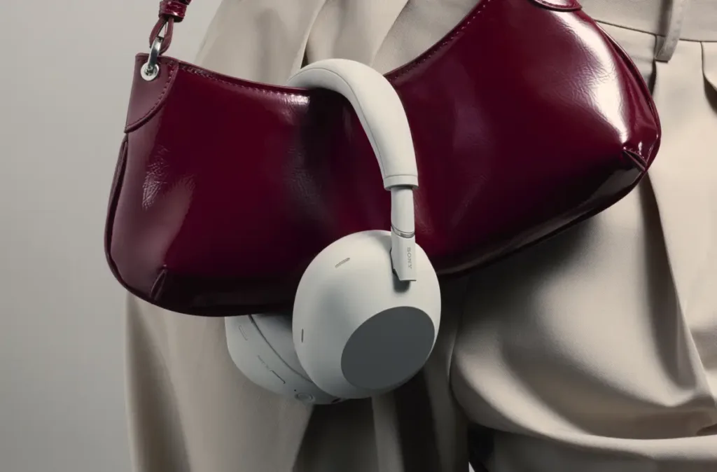 Sony Noise Cancelling WH 1000XM6 bila na kabelce