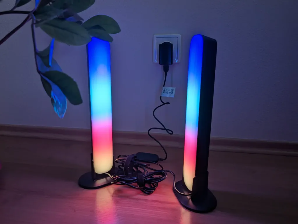 Wiz Gradient Light Bars zapojene