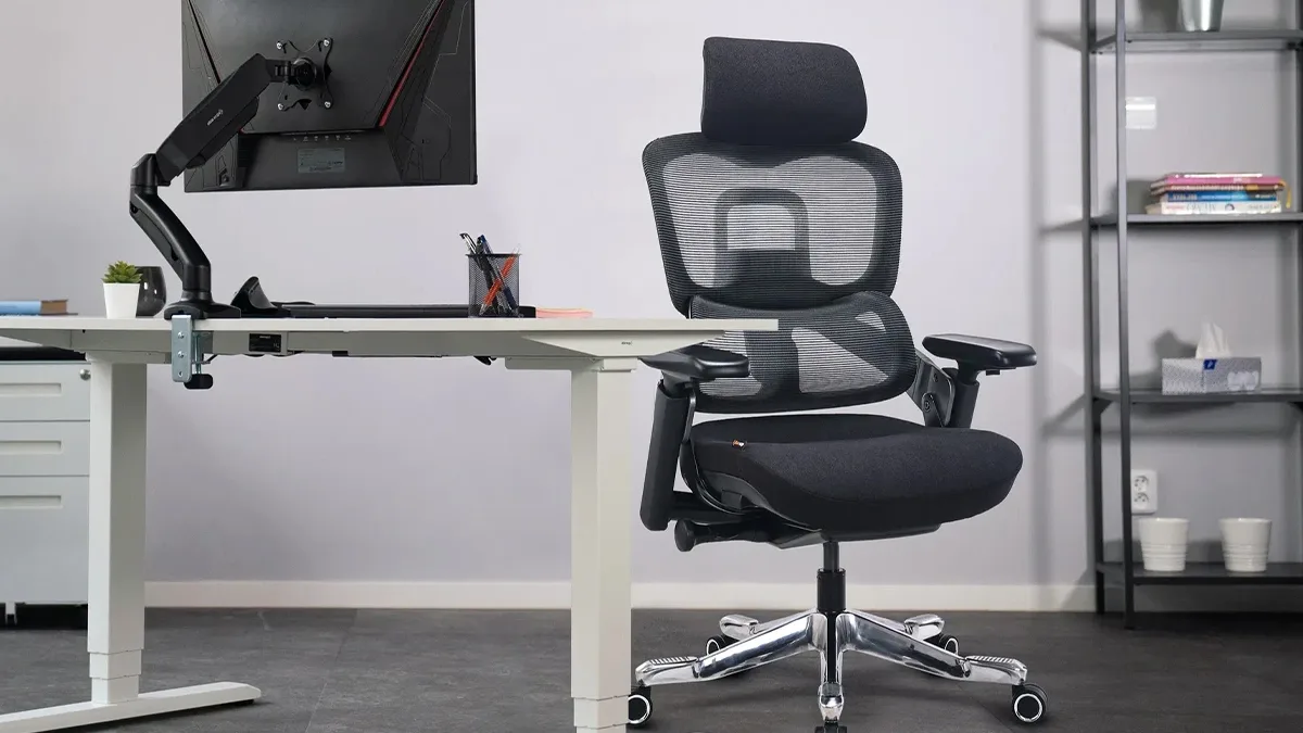 Bolí vás záda od počítače? Alza vyprodává skvělou ergonomickou židli za 9 tisíc