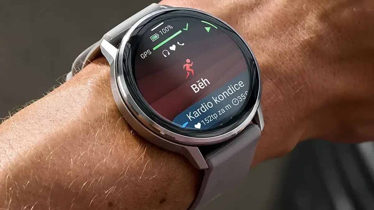 Novinka Garmin Venu 4 v první výraznější slevě: Má AMOLED panel, svítilnu a pěknou výdrž baterie