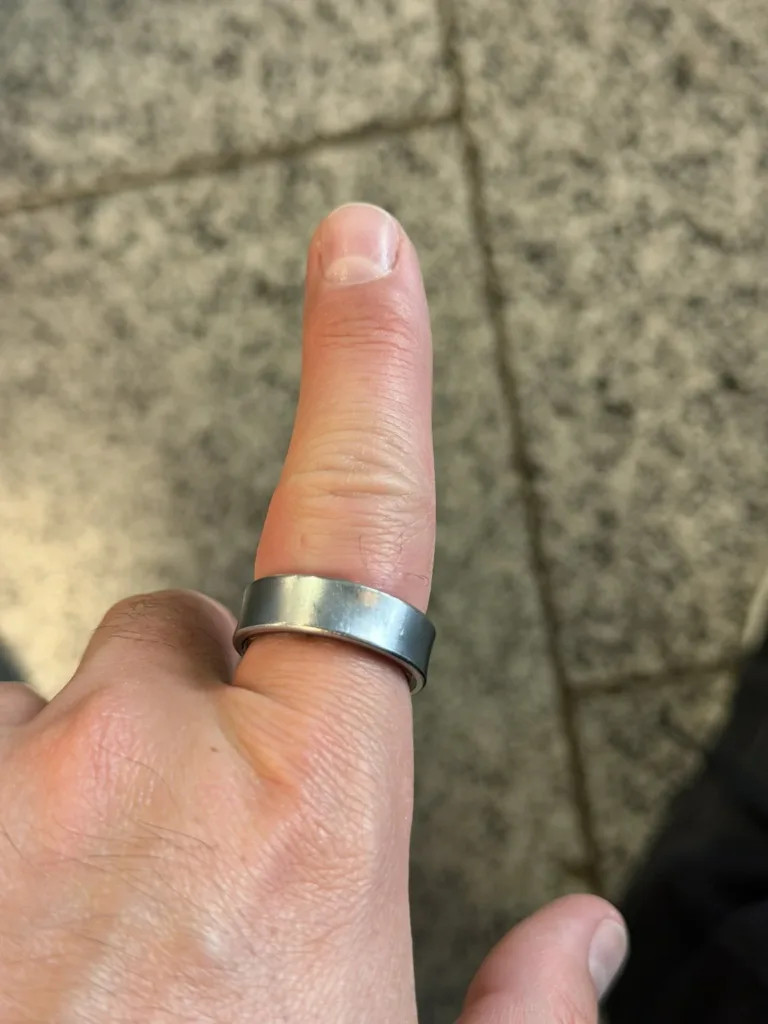 samsung galaxy ring nafouknuty na prste