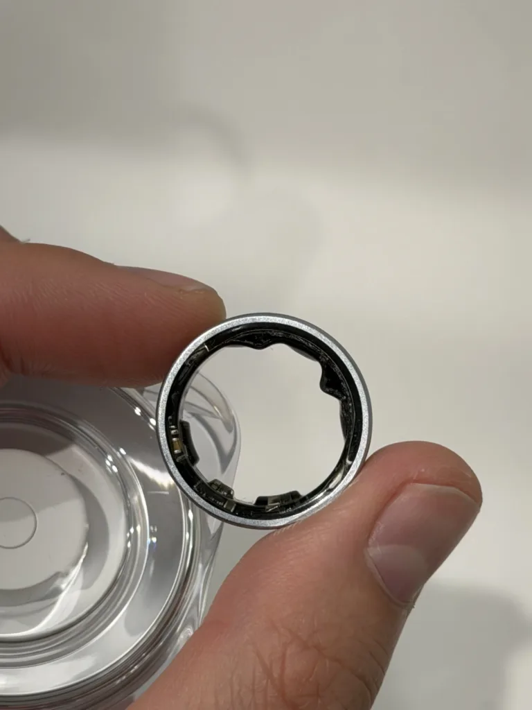 samsung galaxy ring nafouknuty na prste nabijecka