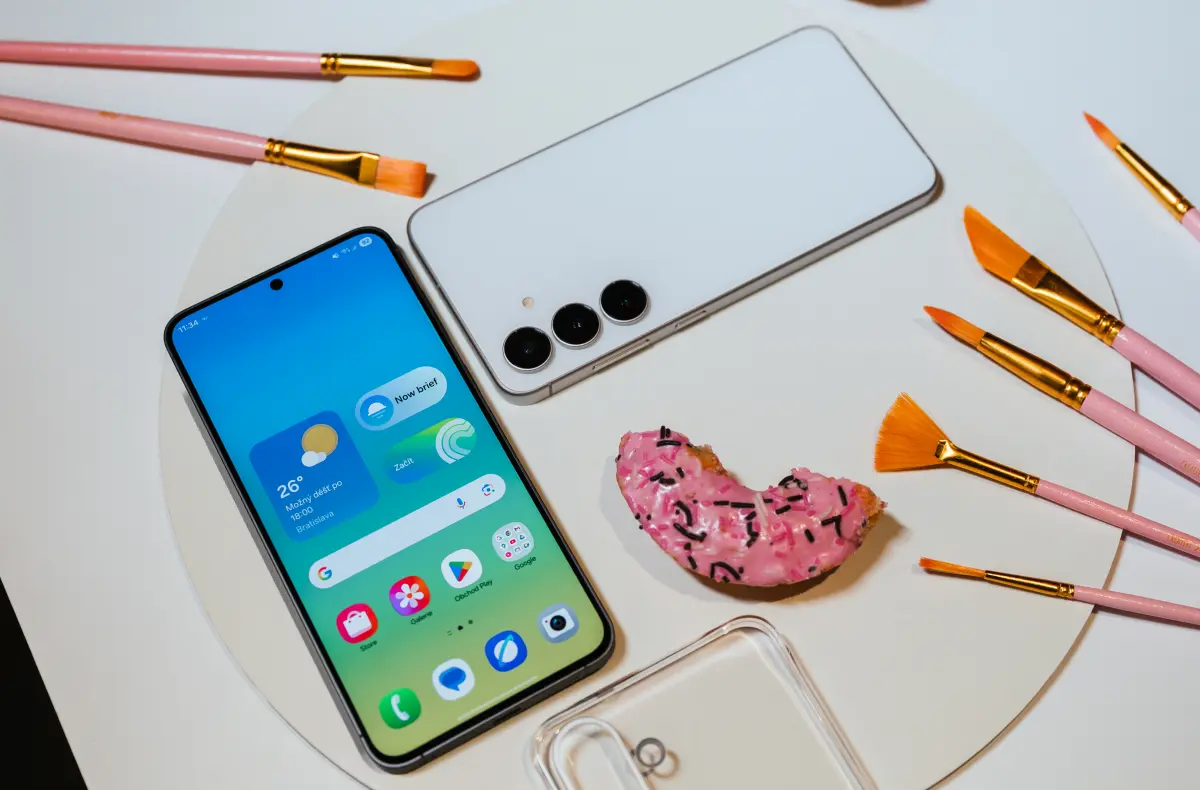 samsung galaxy s25 fe bila u stetcu