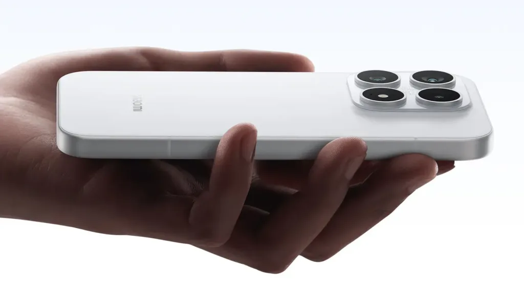 xiaomi 17 bila varianta v ruce