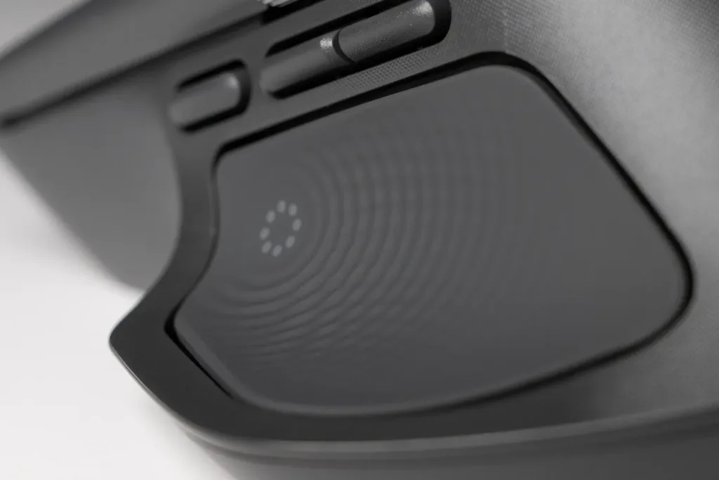 Logitech MX Master 4, tlačítko pro palec