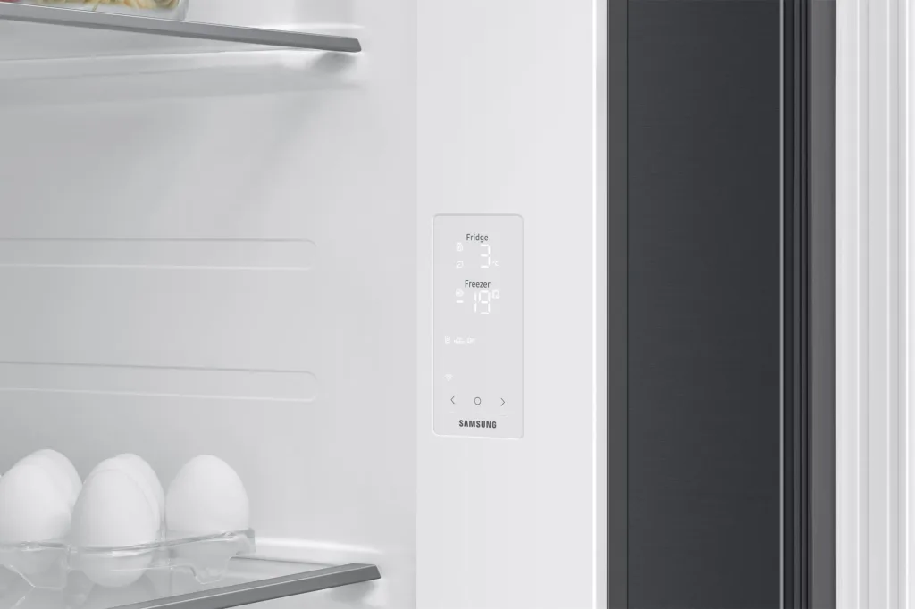 SAMSUNG RS70F65KEFEO displej