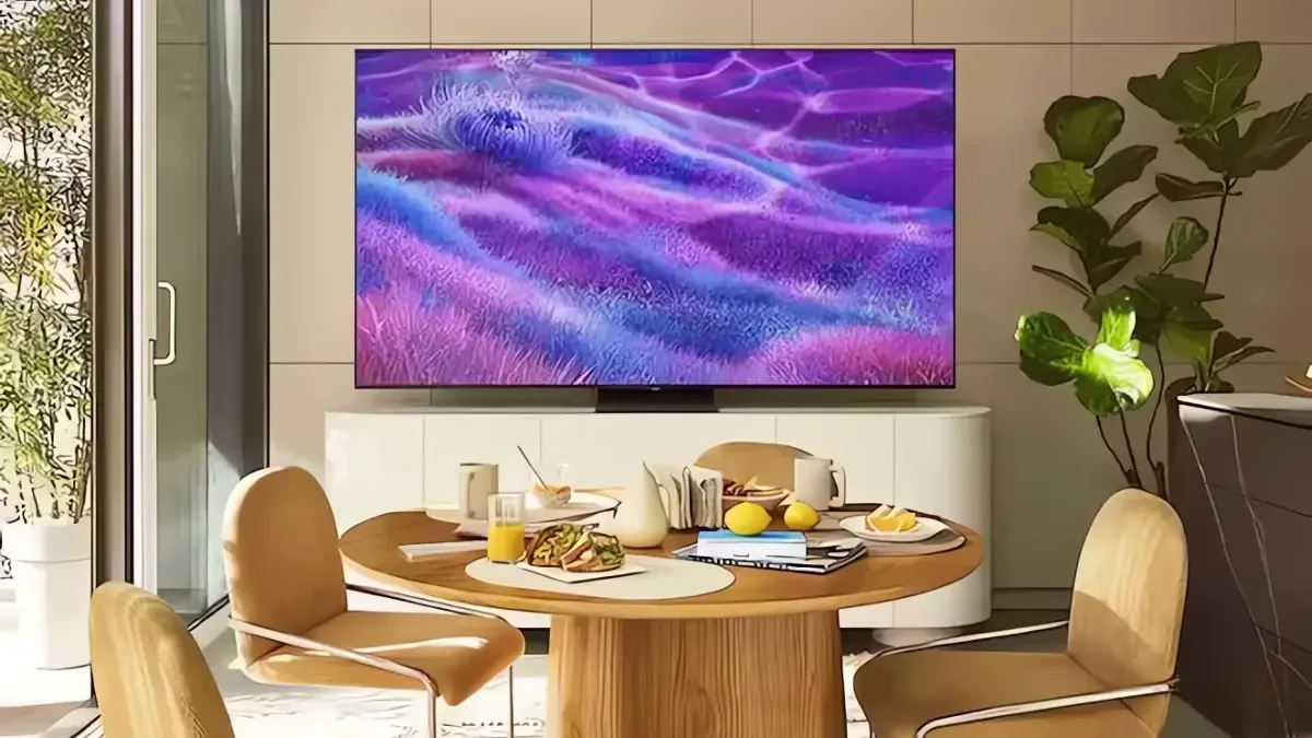 Obří televize Samsung s pokročilým Mini LED panelem zlevnila o tisíce! Má jas až 5 000 nitů a 144Hz frekvenci pro hraní
