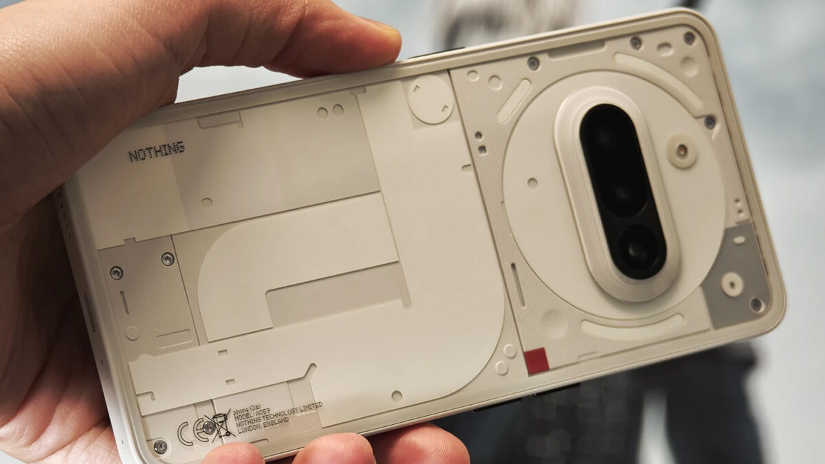 Nothing Phone (3a) ve velké slevě! Stojí lehce přes 7 tisíc, chlubí se teleobjektivem a unikátním systémem