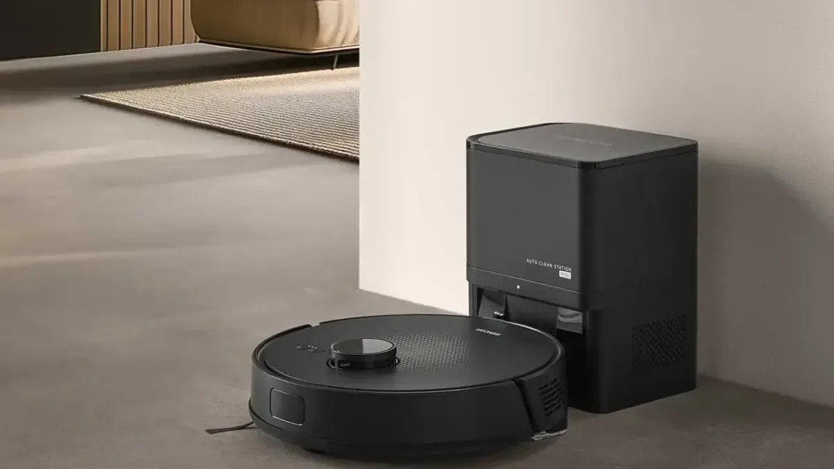 Robotický vysavač Sencor SRV 9085BK nikdy nebyl levnější. Má LiDAR a praktickou stanici