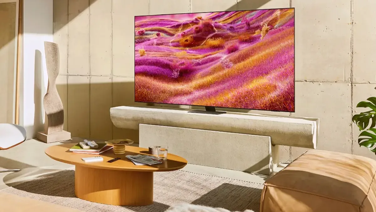 Tahle 50″ Neo QLED televize Samsung pořádně zlevnila! Je skvělá pro sledování filmů i hraní her