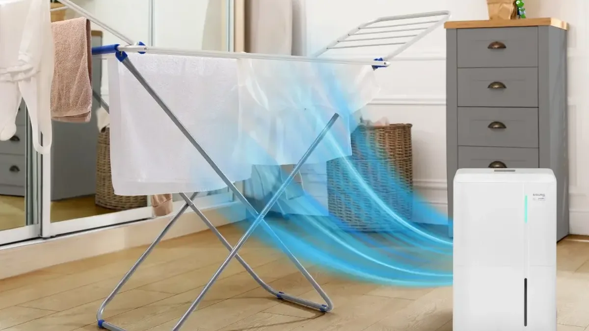 Alza vyprodává odvlhčovač vzduchu Siguro za historicky nejlepší cenu. Propojíte ho s mobilem