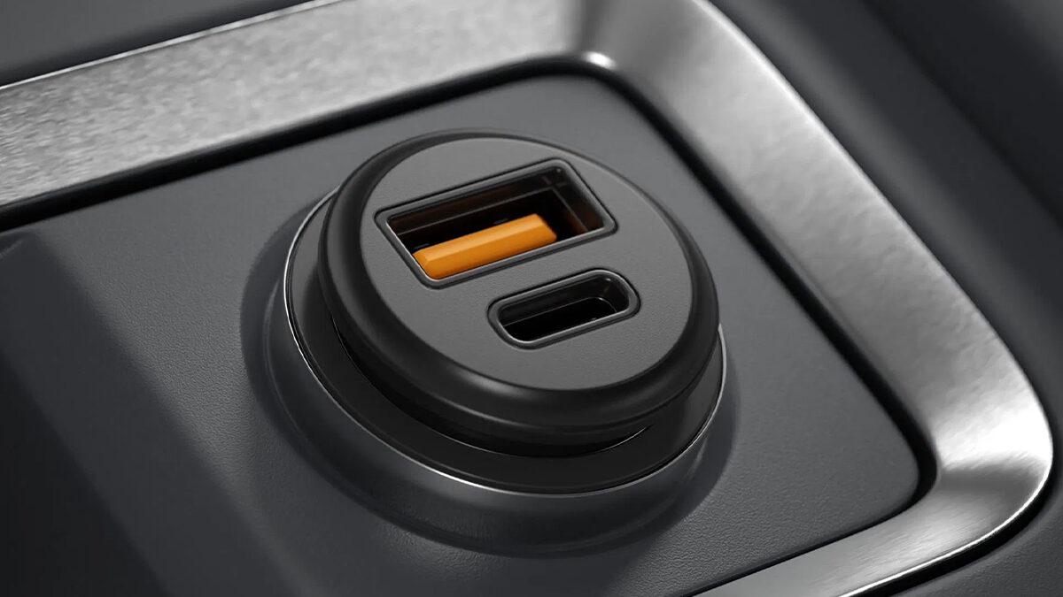 Výborná autonabíječka AlzaPower zlevnila jen na 131 Kč! Má dva porty a umí až 30 W