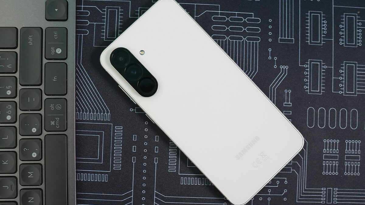 Vybíráme nejlepší telefon střední třídy: Proč koupit zrovna Galaxy A56?