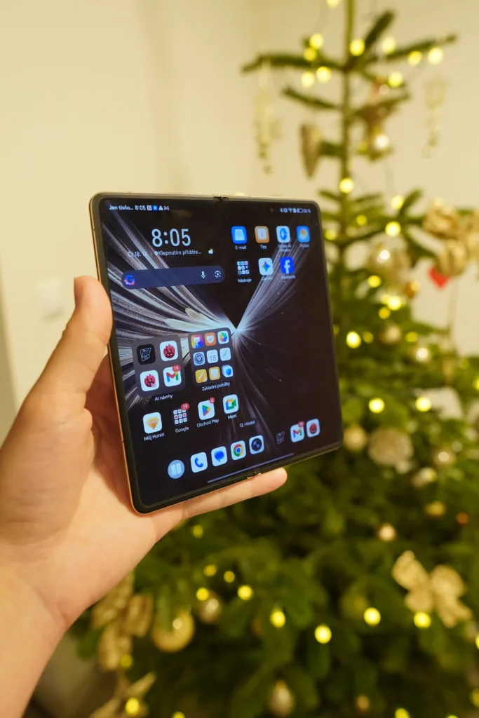 honor magic v5 vnitrni displej