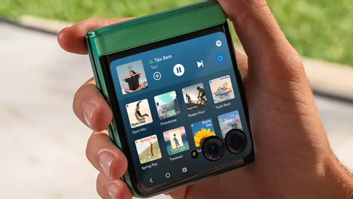 Skládací Motorola Razr 60 teď stojí jen 13 tisíc! Má velký zadní displej a 50Mpx fotoaparát