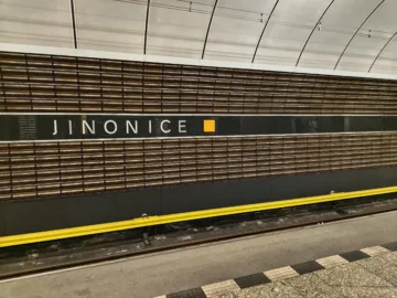 poco f8 pro fotografie ve dne 24