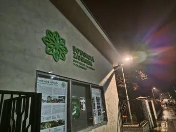 poco f8 pro nocni fotografie 24