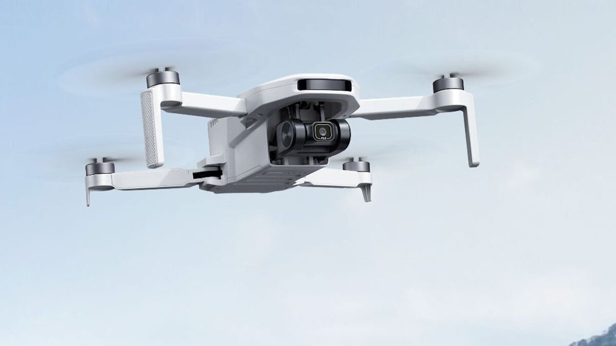 Tento dron zlevnil pod 4 tisíce! Láká na 2.5K video a jednoduché ovládání
