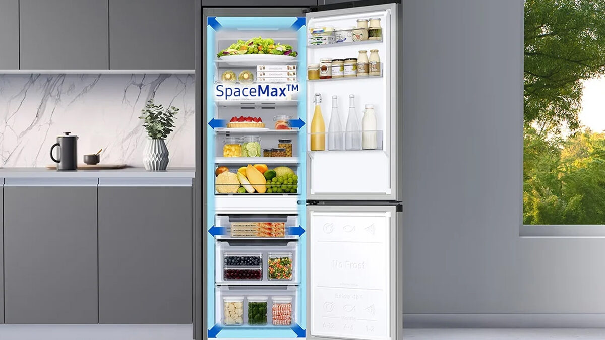 Chytrá lednice Samsung zlevnila na 7,5 tisíce! Má kapacitu 344 litrů a propojíte ji s mobilem