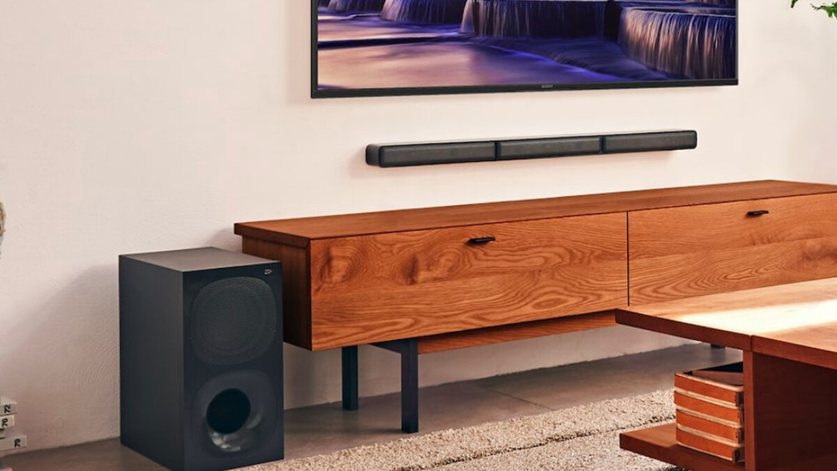 Soundbar, subwoofer a dva zadní repráky! Sony HT-S40R stojí necelých 7 tisíc, láká na výkon 600 W