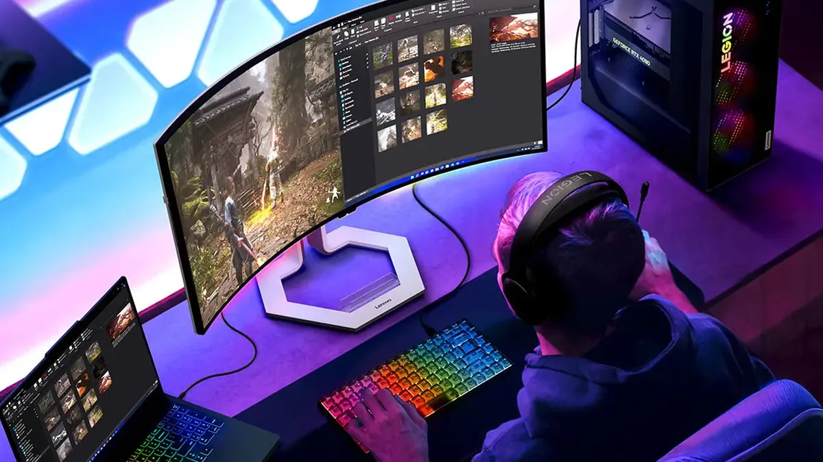 Špičkový OLED monitor Lenovo zlevnil o tisíce. Má 34″ zakřivený panel s 240 Hz a skvělé možnosti konektivity