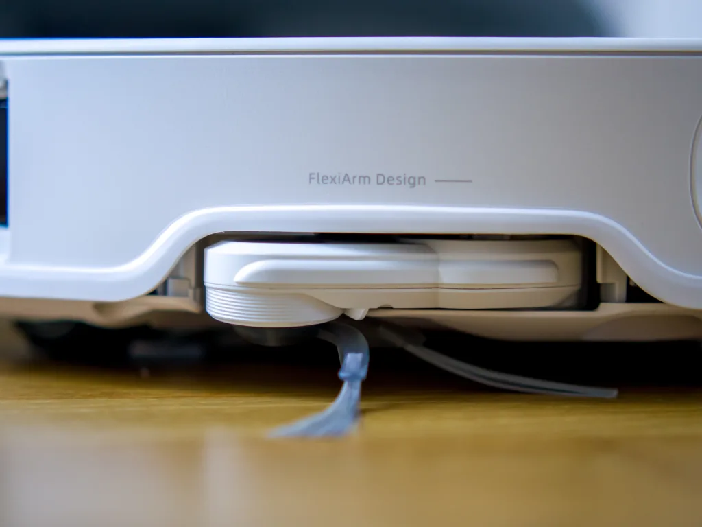 Roborock Qrevo Curv 2 Pro boční kartáč