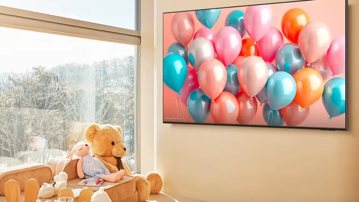 Tahle 65″ QLED TV Samsung hodně zlevnila. Má solidní zvuk a procesor Q4 AI