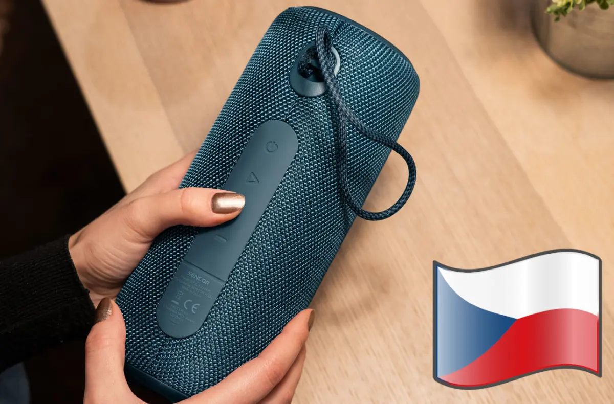 Sencor SIRIUS 2 MAXI v ruce ceska vlajka