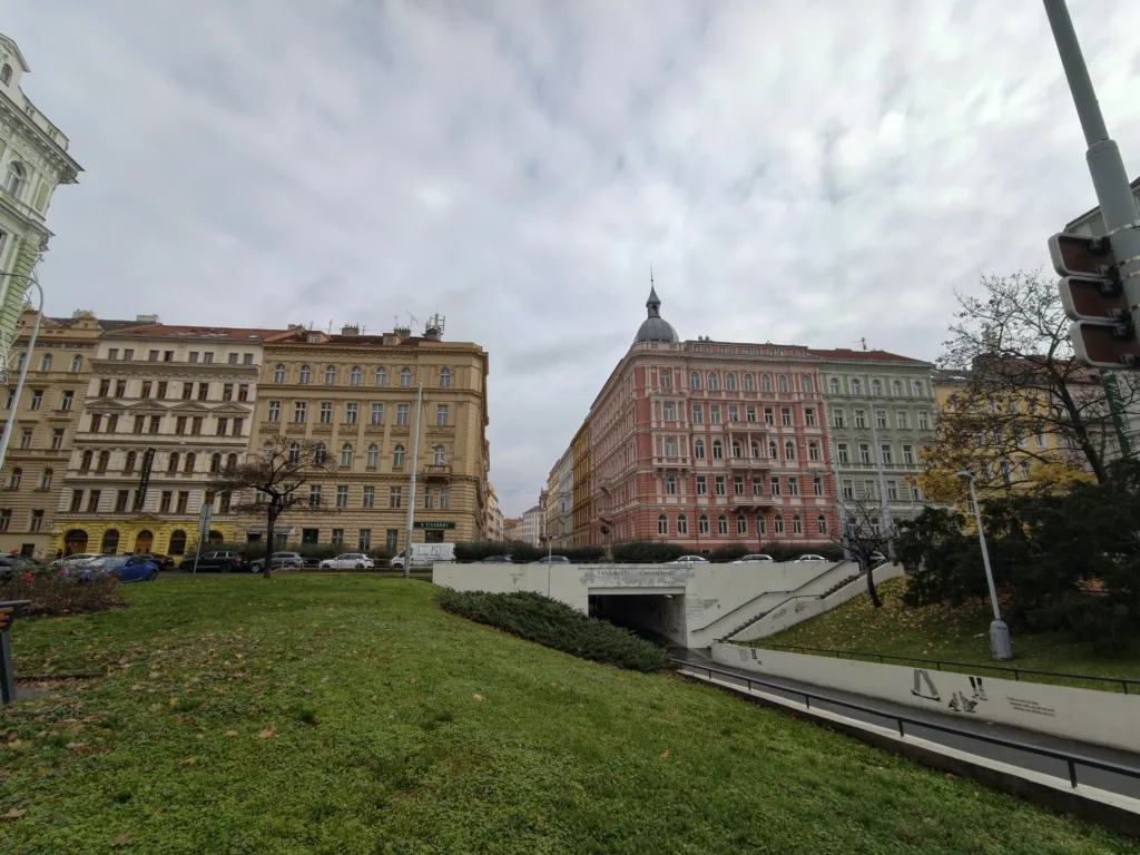 Vivo X300 Pro ultrasirokouhly 1