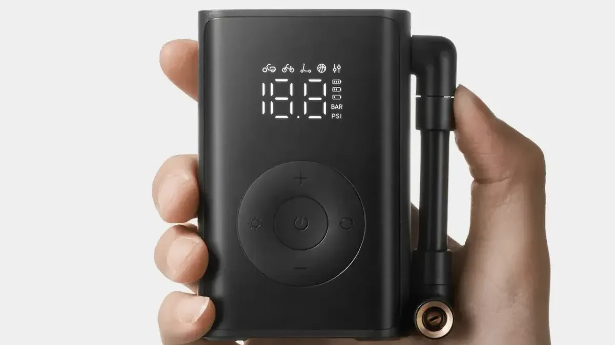 Nový vzduchový kompresor Xiaomi je lehčí a má vestavěné LED světlo